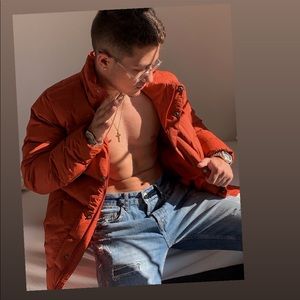 Meet your Posher, Adrian